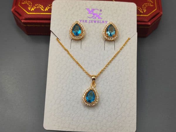 نیم ست گردنبند و گوشواره طرح سنگ توپاز