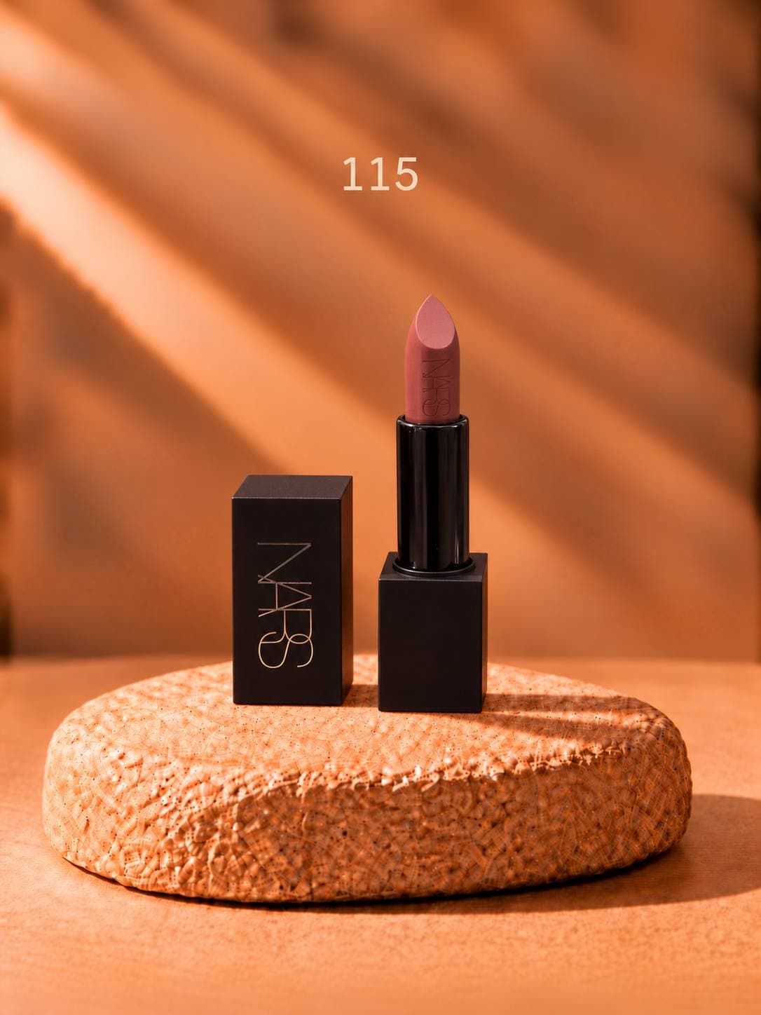 رژ لب جامد SN 115 black nars