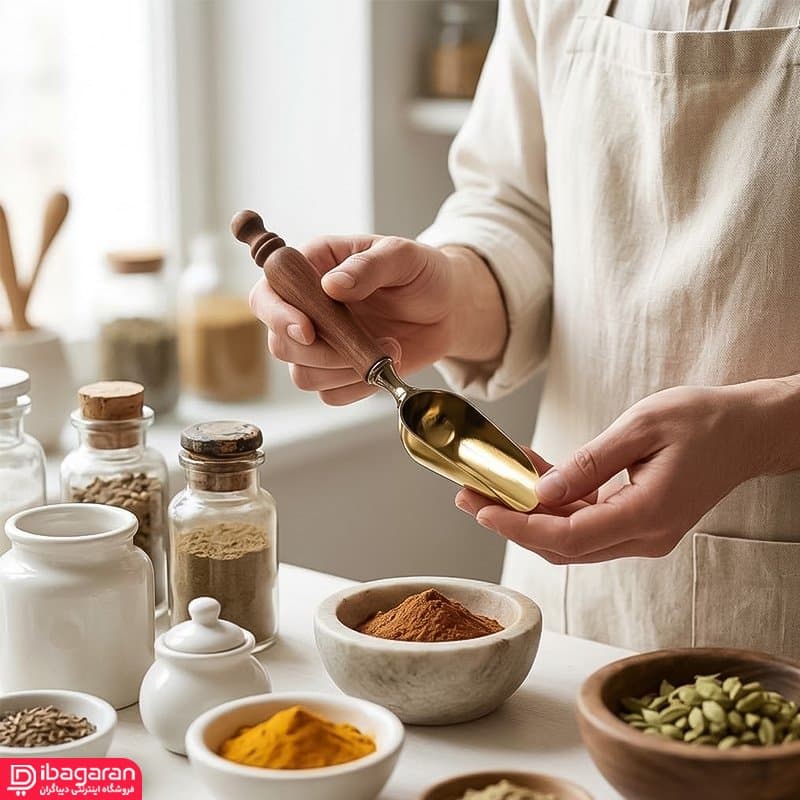 قاشق آجیل خوری برنجی دسته چوبی ریور مدل 206