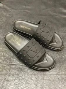 کد 300 صندل VALENTINO ولنتینو میخدار مشکی یکدست