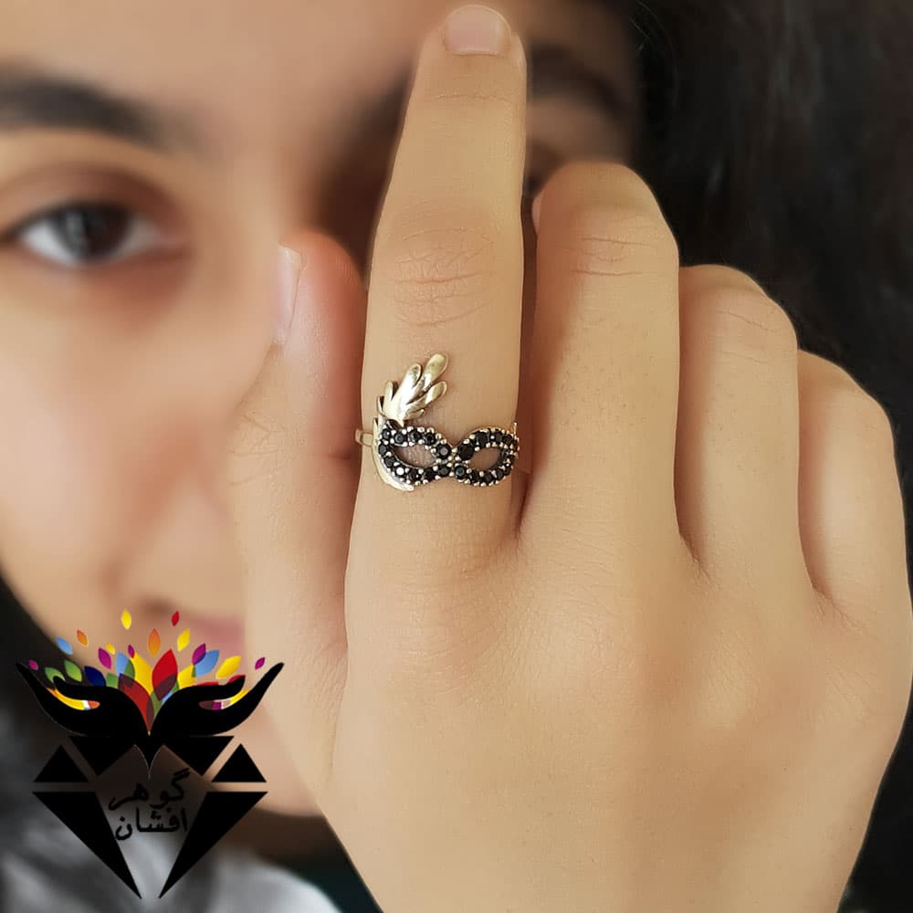 انگشتر نقره طلایی طرح نقاب R3229