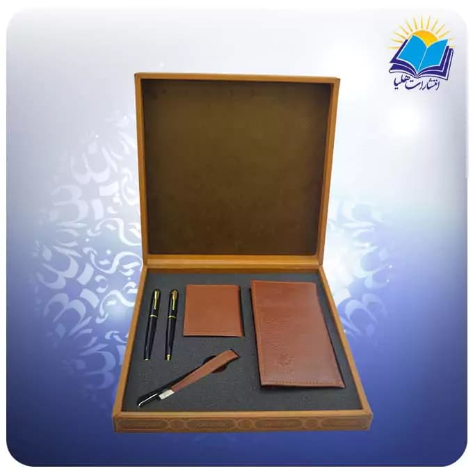 ست كيف و جاكارتي و جاسوييچي چرم و خودكار روان نويس (كد 90275)
