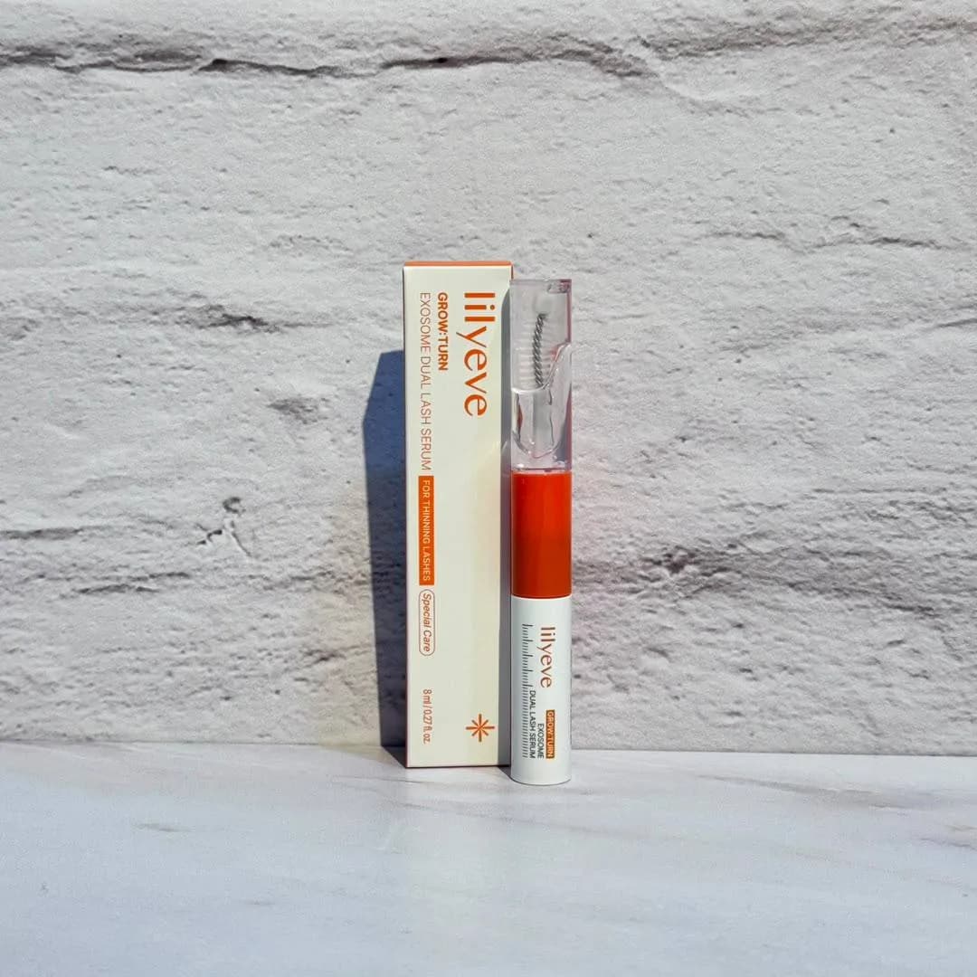 سرم تقویت مژه حجم دهنده و بلند کننده لیلیوئه Lilyeve Grow Turn Exosome Dual Lash Serum