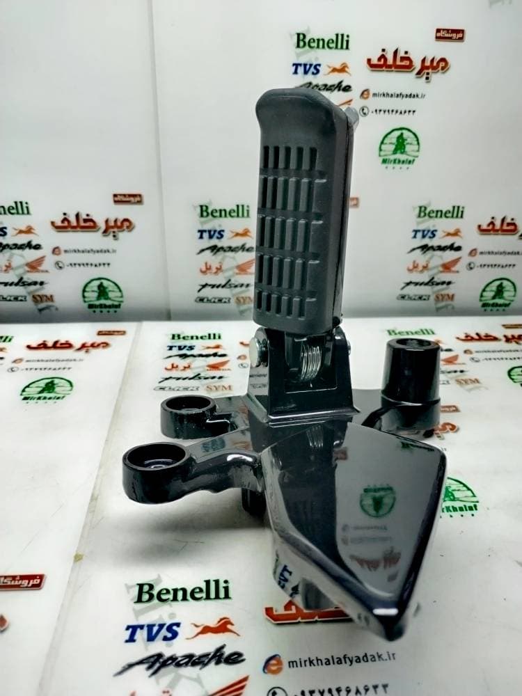 براکت جا پایه جلو سمت راست همراه جا پایه (پدال ترمز) موتور sym گالکسی na اصلی