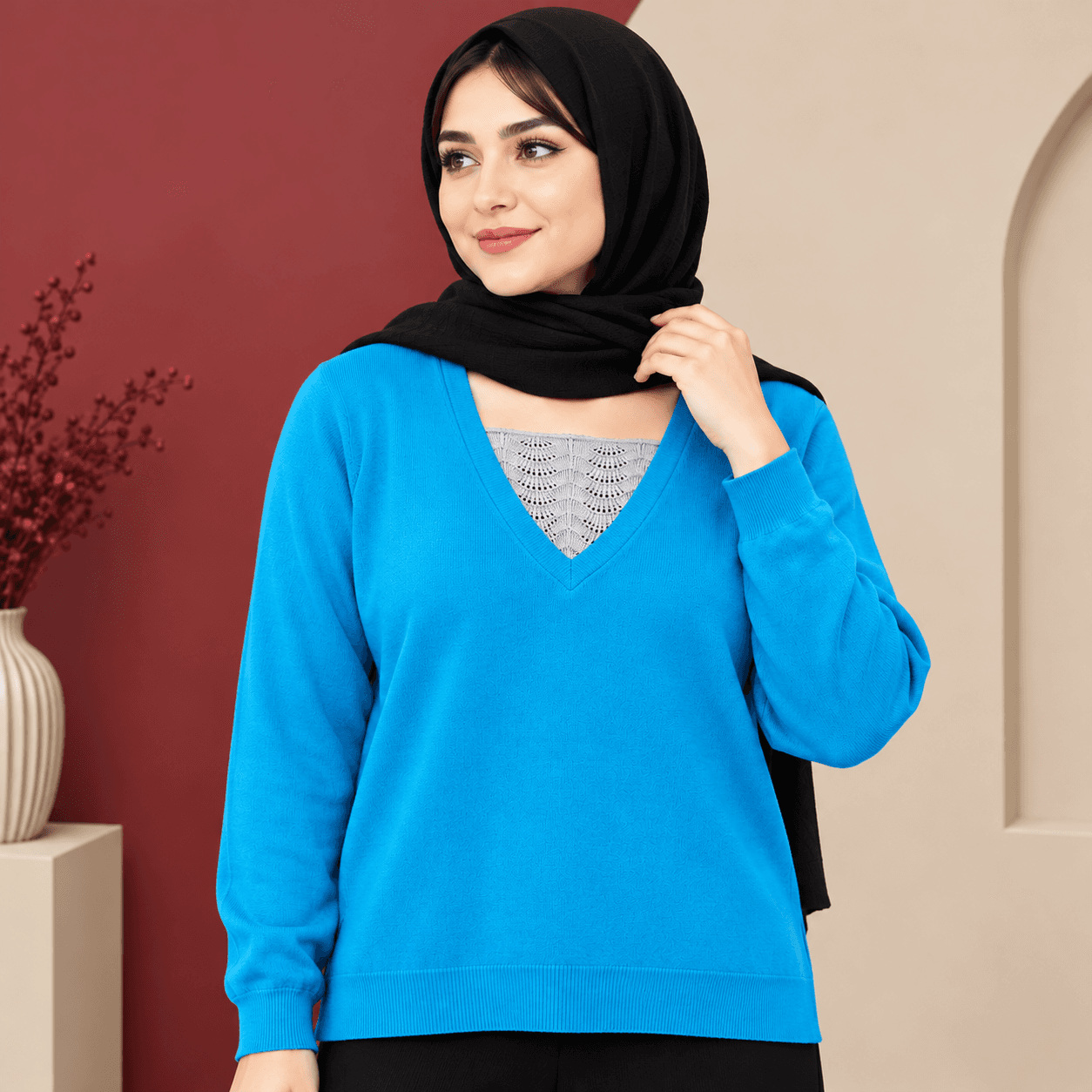بلوز زنانه بافت وارداتی یقه هفت گیپور دار کد Z6083
