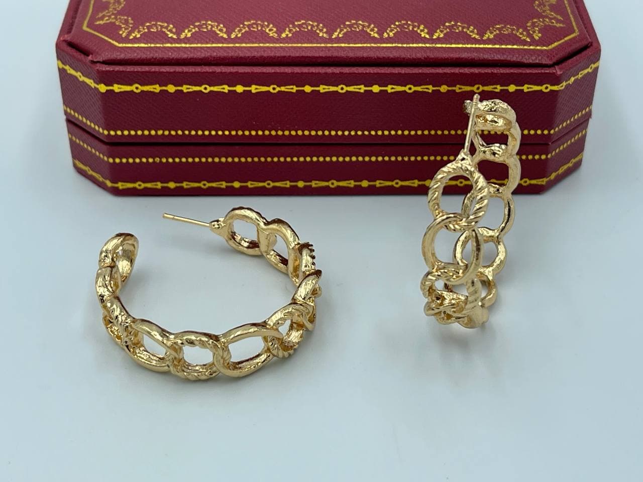 گوشواره کارتیر طلایی رنگ ثابت