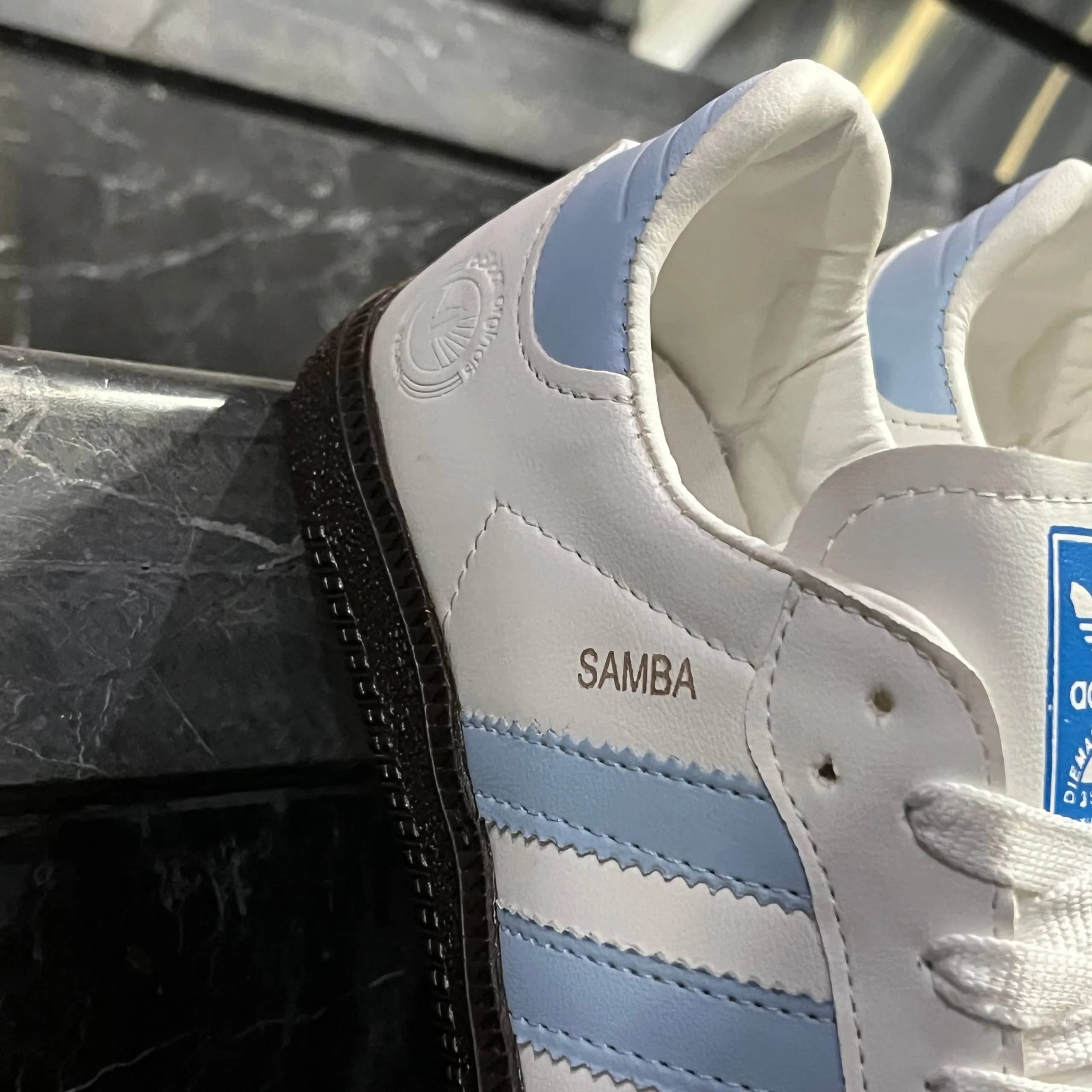 کفش کتانی ونس سامبا زنانه سفید آبی تک سایز 37 Adidas Samba — تصویر ۲