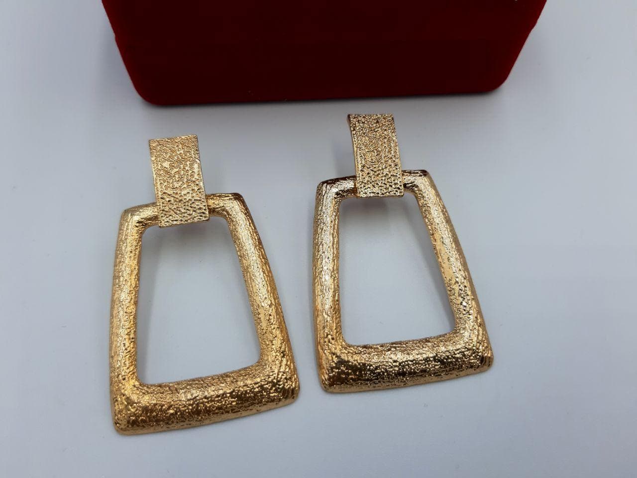 گوشواره زارا طلایی ساده سبک
