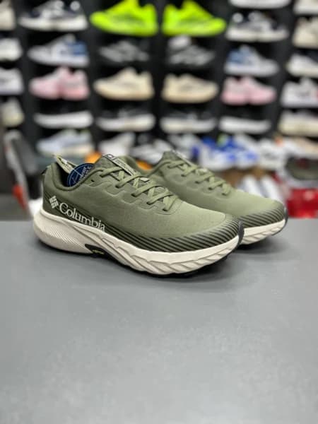 کتونی طبیعتگردی کلمبیا با زیره ویبرام سایز ۴۰ الی ۴۵ ساخت ویتنام Columbia OutDry Vibram