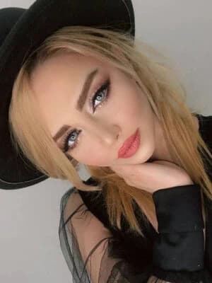 لنز رنگی لابلا مدل شنل گری (Labella Shenel Gray) — تصویر ۲
