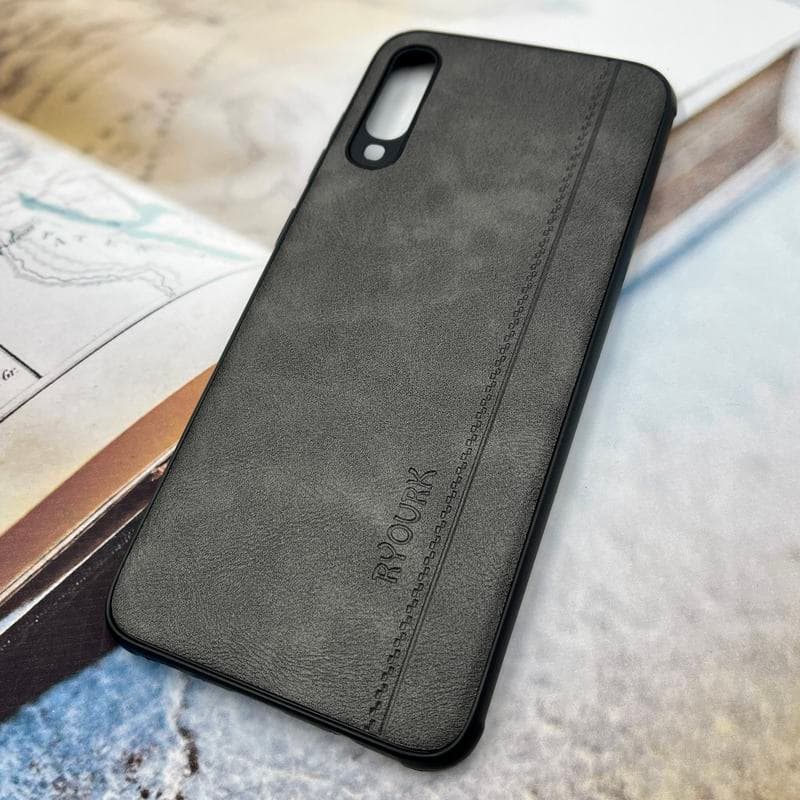 قاب گوشی Galaxy A70 / Galaxy A70S سامسونگ چرمی طرح دوخت RYOURK کلاسیک ایربگ دار تیتانیوم کد 818350 — تصویر ۲