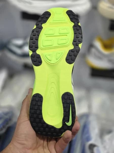 کتونی نایک ایر زوم ومرو پلاس Nike Air Zoom Vomero Plus — تصویر ۵