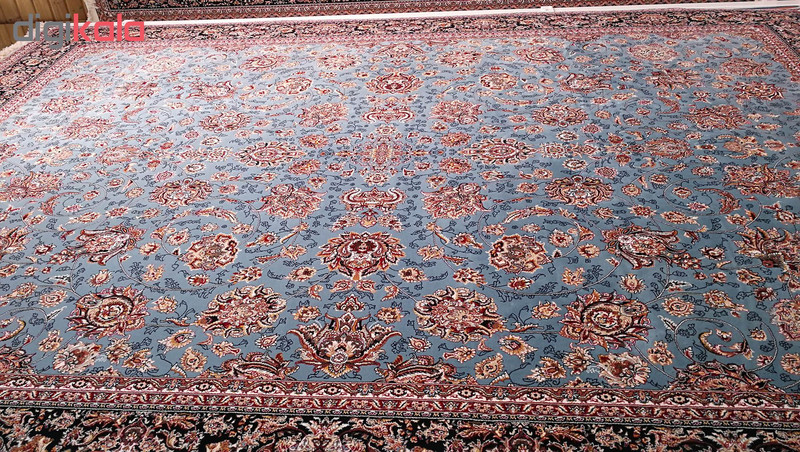 فرش ماشینی زمرد مشهد طرح افشان مدل گل درشت زمینه آبی — تصویر ۴
