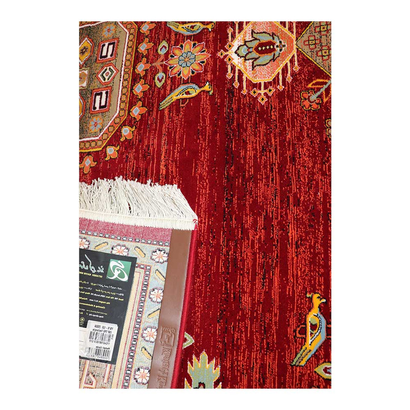 فرش ماشینی 700 شانه زمینه لاکی حاشیه لاکی مدل شاهکار نوین کد YN-N120-2550 — تصویر ۴