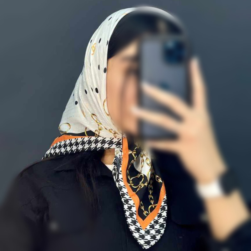 روسری زنانه مدل مینی نخی — تصویر ۳