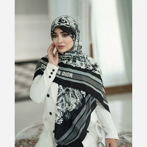 روسری (شال) زنانه سیا اسکارف طرح دیور جنگلی قواره 140 دور دوخت