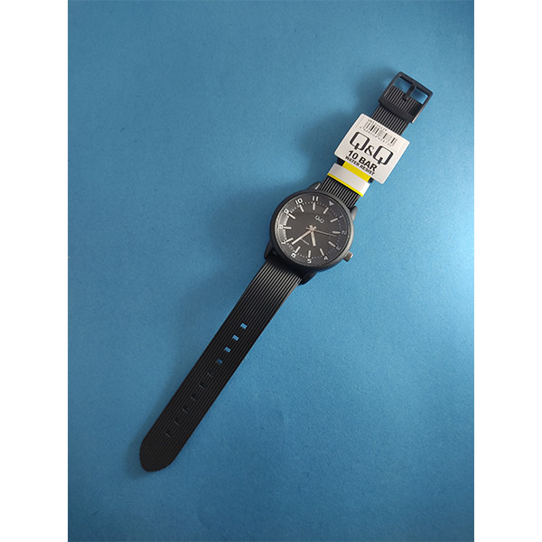 ساعت مچی عقربه ای زنانه و مردانه کیو اند کیو مدل VR52J012Y — تصویر ۵