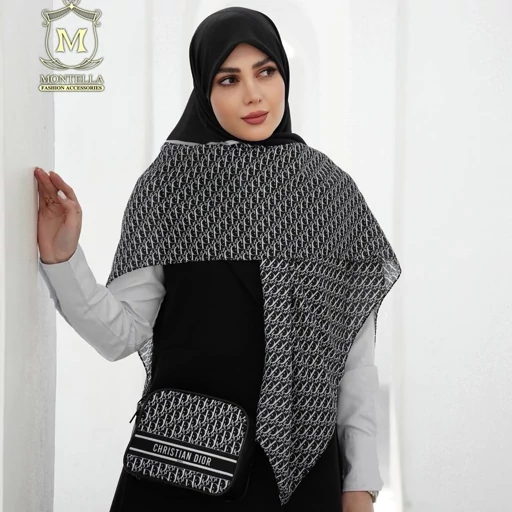 ست کیف و روسری (شال) طرح دیور با کیف پاسپورتی مشکی و روسری نخی قواره 130 مشکی و شال نخی مشکی