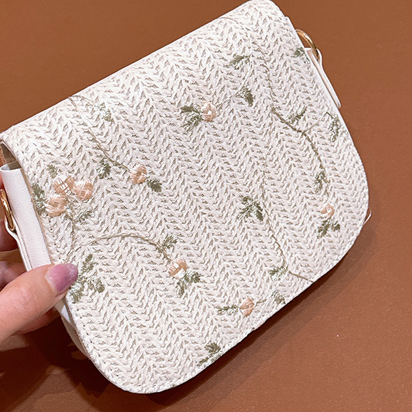 کیف دوشی زنانه مدل Embroflower02 — تصویر ۵