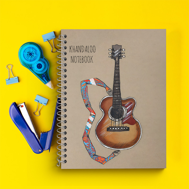 دفتر نت موسیقی 50 برگ خندالو طرح گیتار (Guitar) کد N8071 — تصویر ۴