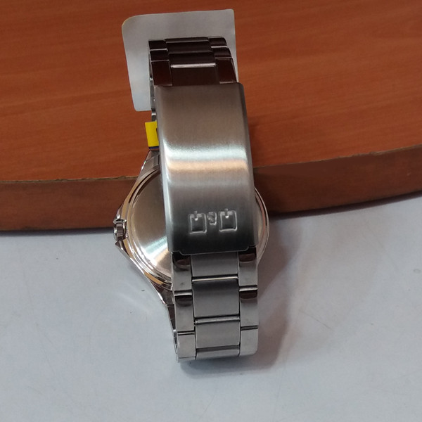 ساعت مچی عقربهای مردانه کیو اند کیو مدل Q618J202Y — تصویر ۲