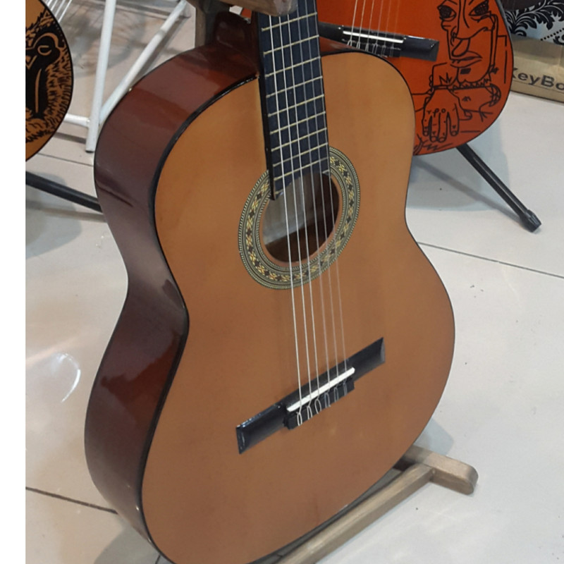 گیتار کلاسیک مدل اهورا کد 906 — تصویر ۲