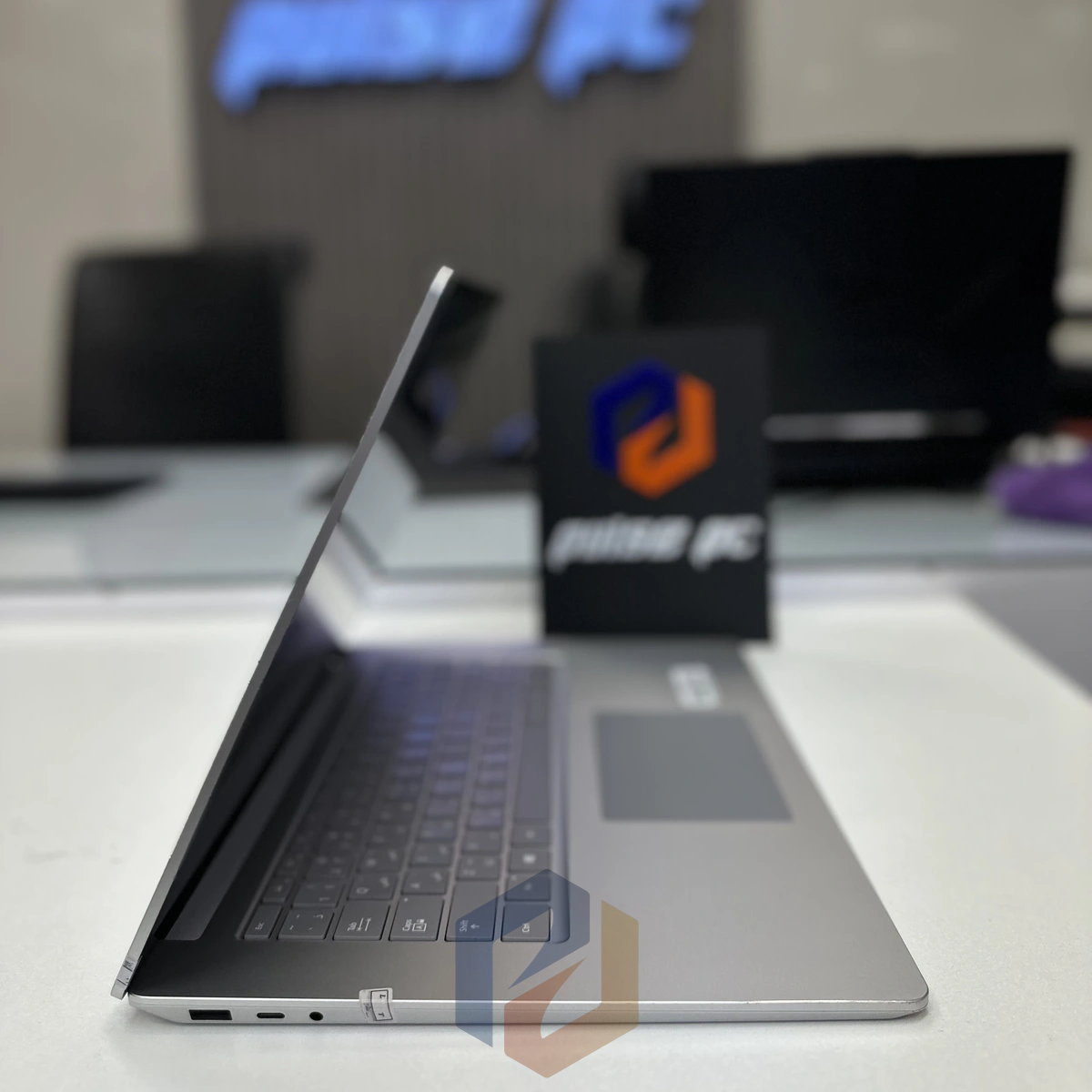 سرفیس لپ‌تاپ 3 | رم 16 | حافظه 256 | پردازنده 1035G7 i5 (استوک) | 13.5 اینچ | SSD — تصویر ۷
