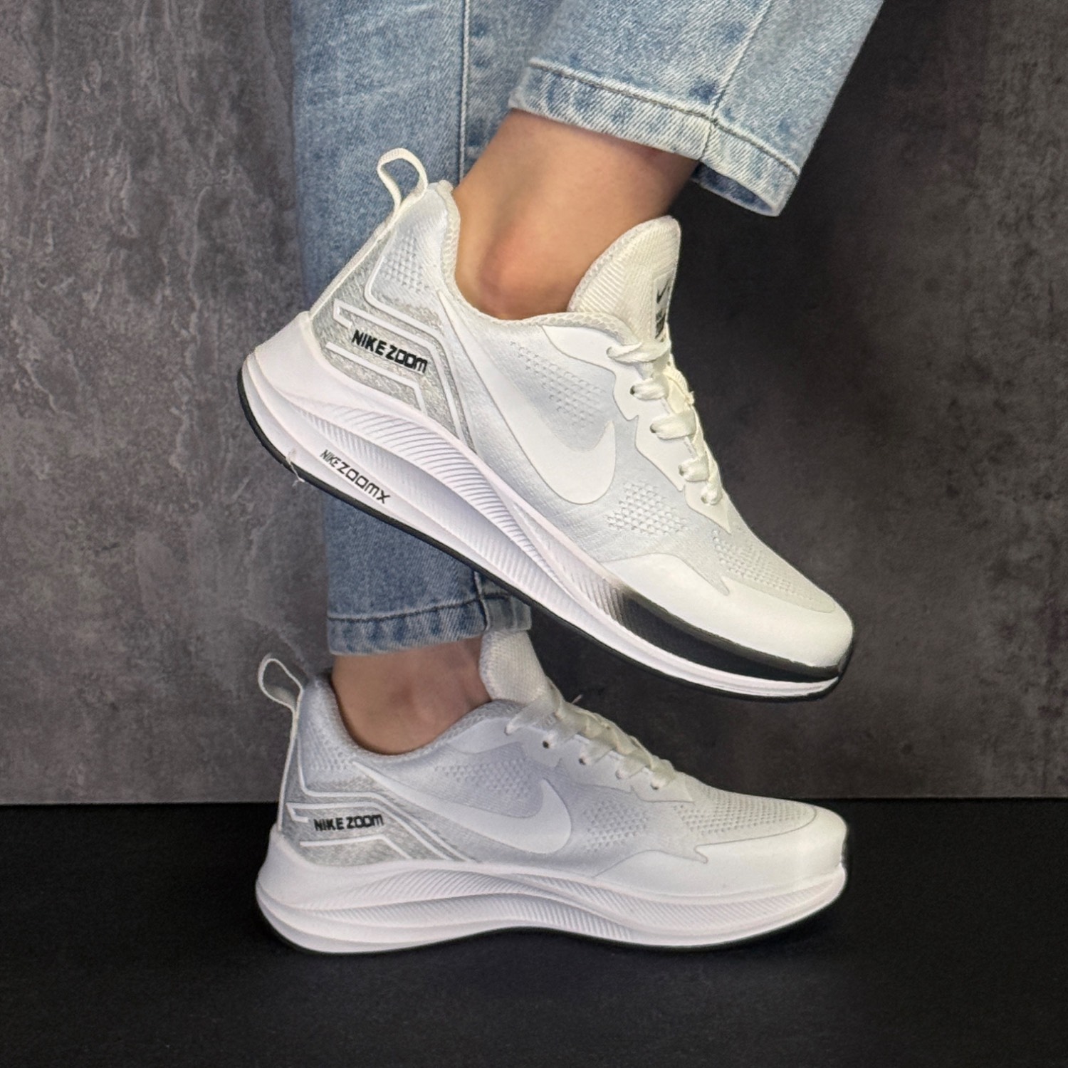 کتونی رانینگ برند NIKE رنگ سفید مشکی سایز 38