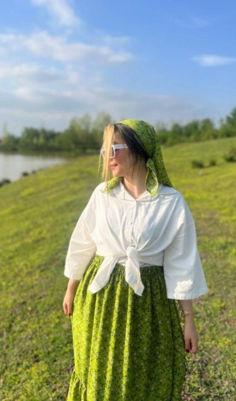 ست دامن و مینی اسکارف زنانه گل گلی کد: 701 — تصویر ۳