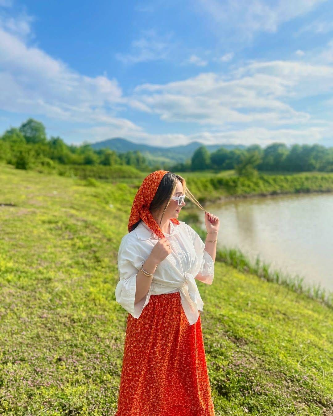 ست دامن و مینی اسکارف زنانه گل گلی کد: 701 — تصویر ۴