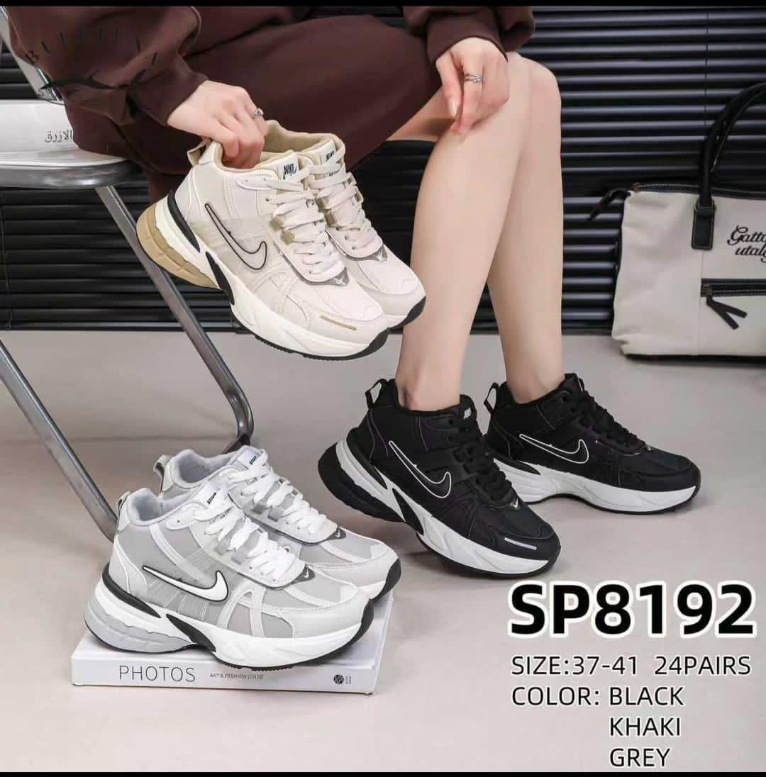 کتونی خارجی وارداتی نایک مدل SP8192 کفش اسپرت زنانه سایز میانه سبک و راحت رنگ مشکی خاکی طوسی سایز 37 تا 41