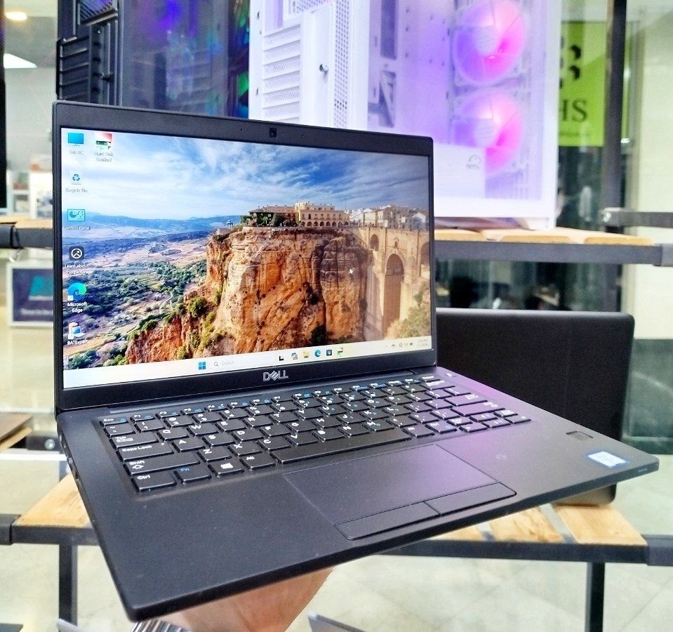 لپ تاپ استوک DELL LATITUDE 7390 CORE i7-8650U/8GB/256SSD M.2/INTEL UHD UP 4GB — تصویر ۳
