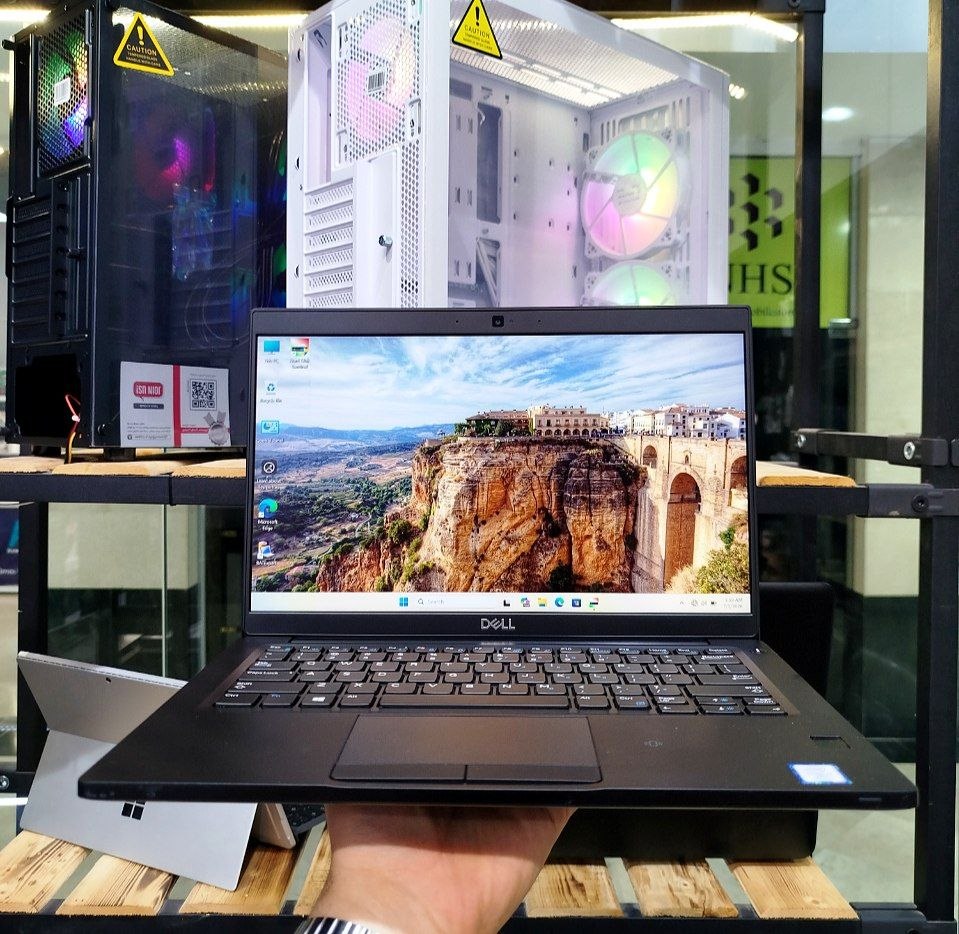 لپ تاپ استوک DELL LATITUDE 7390 CORE i7-8650U/8GB/256SSD M.2/INTEL UHD UP 4GB — تصویر ۵