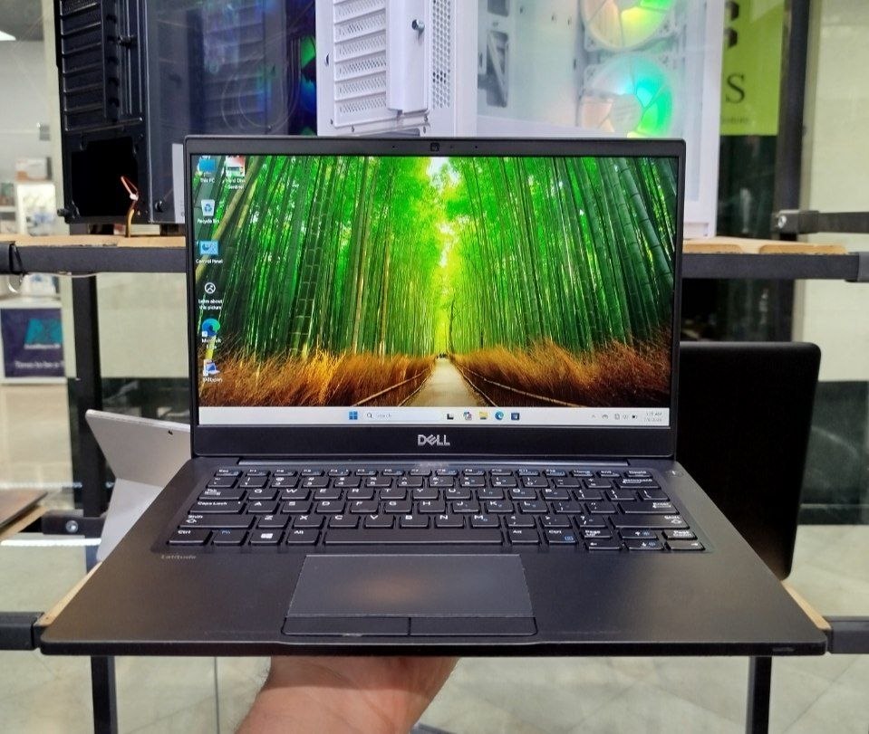 لپ تاپ استوک DELL LATITUDE 7380 CORE i7-6600U/8GB/256SSD M.2/INTEL UHD UP 4GB