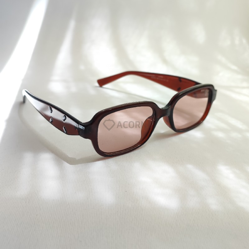 عینک آفتابی زنانه مستطیلی ترند میومیو (miumiu)| مناسب صورت گرد — تصویر ۳