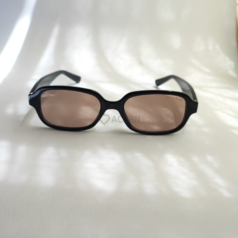 عینک آفتابی زنانه مستطیلی ترند میومیو (miumiu)| مناسب صورت گرد — تصویر ۷