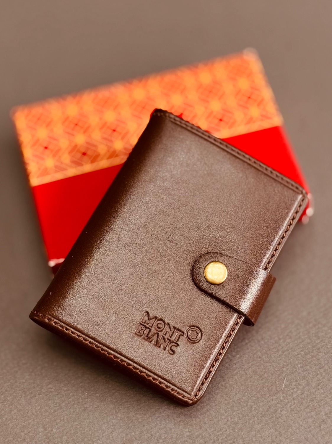 جا کارتی چرم دکمه دار MONTBLANC 305 — تصویر ۴