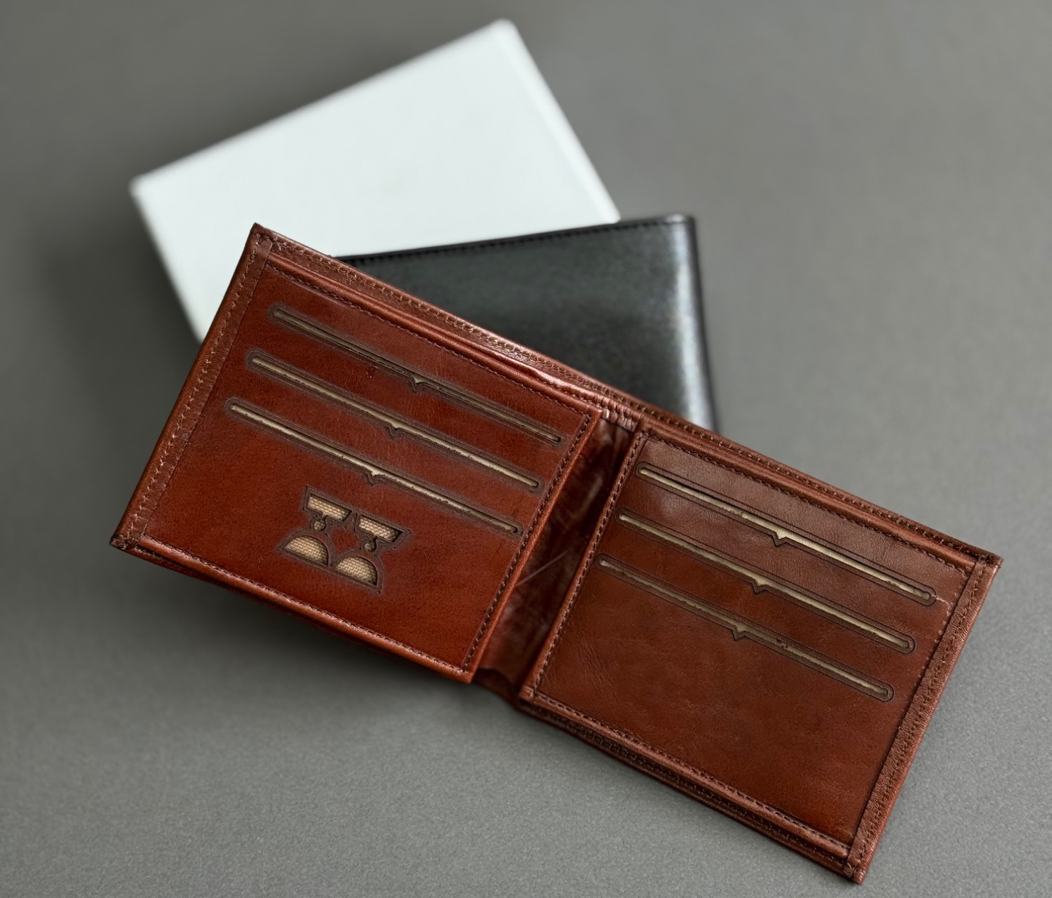 کیف پول چرم MONTBLANC 304 — تصویر ۳