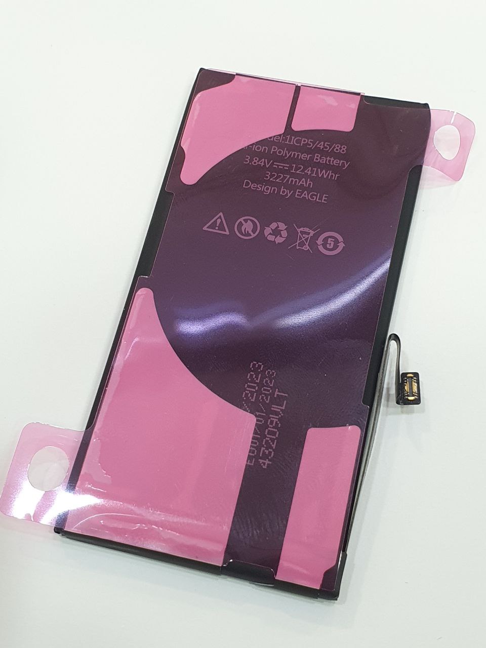 باتری آیفون 13 / Eagle battrey iphone — تصویر ۴