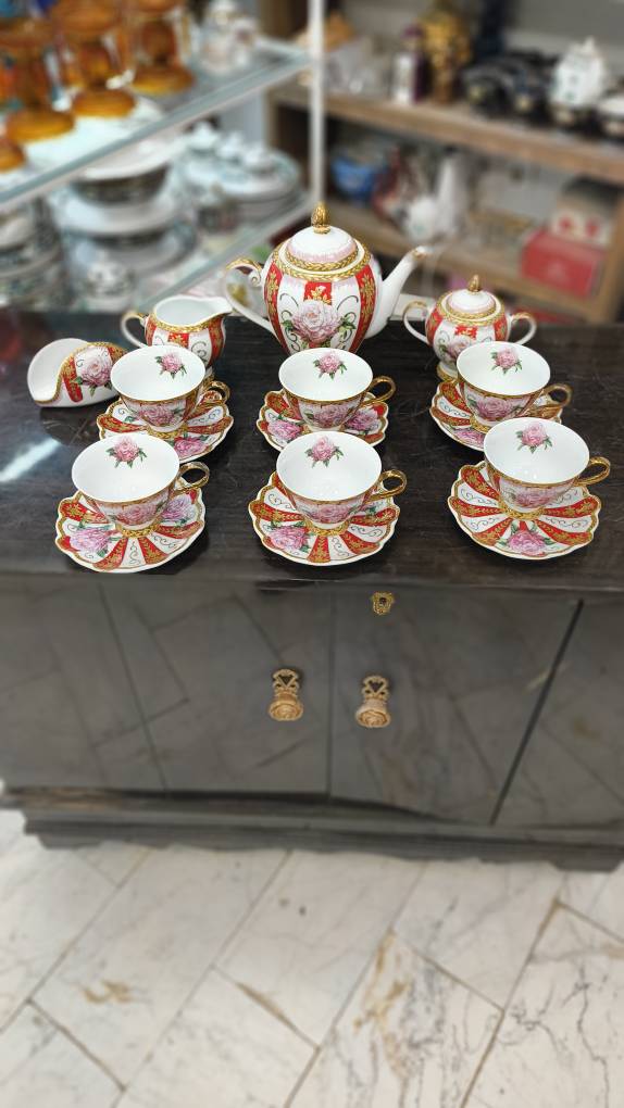 سرویس چایخوری گل دار ورساچ آنتیک — تصویر ۲