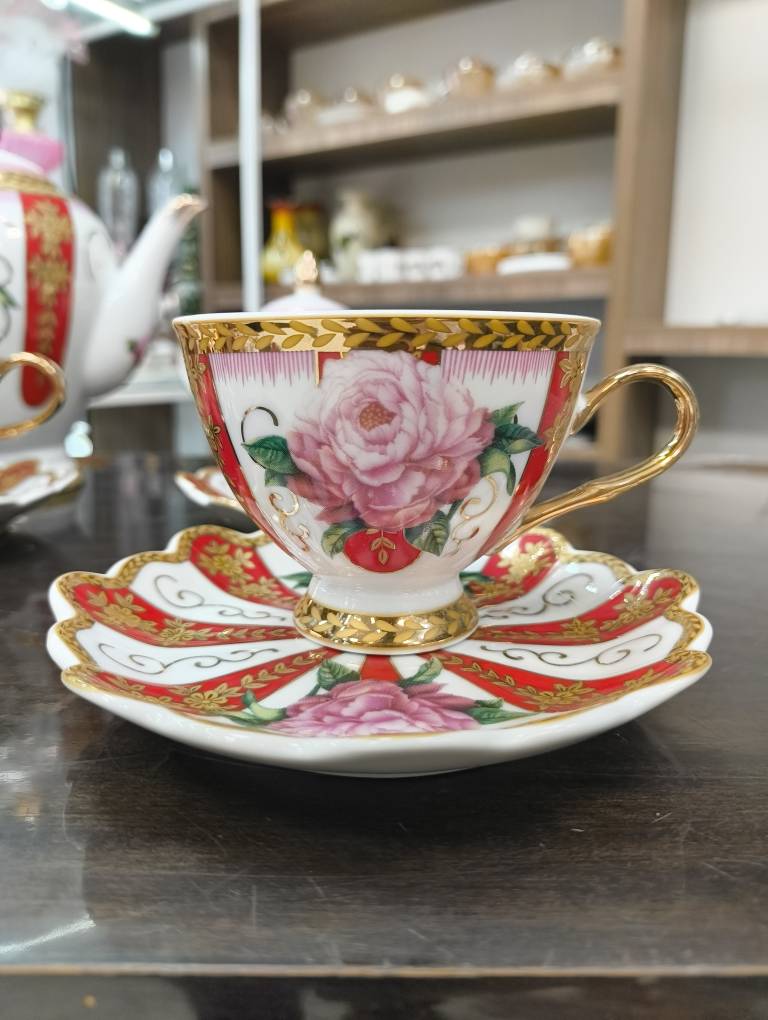 سرویس چایخوری گل دار ورساچ آنتیک — تصویر ۳