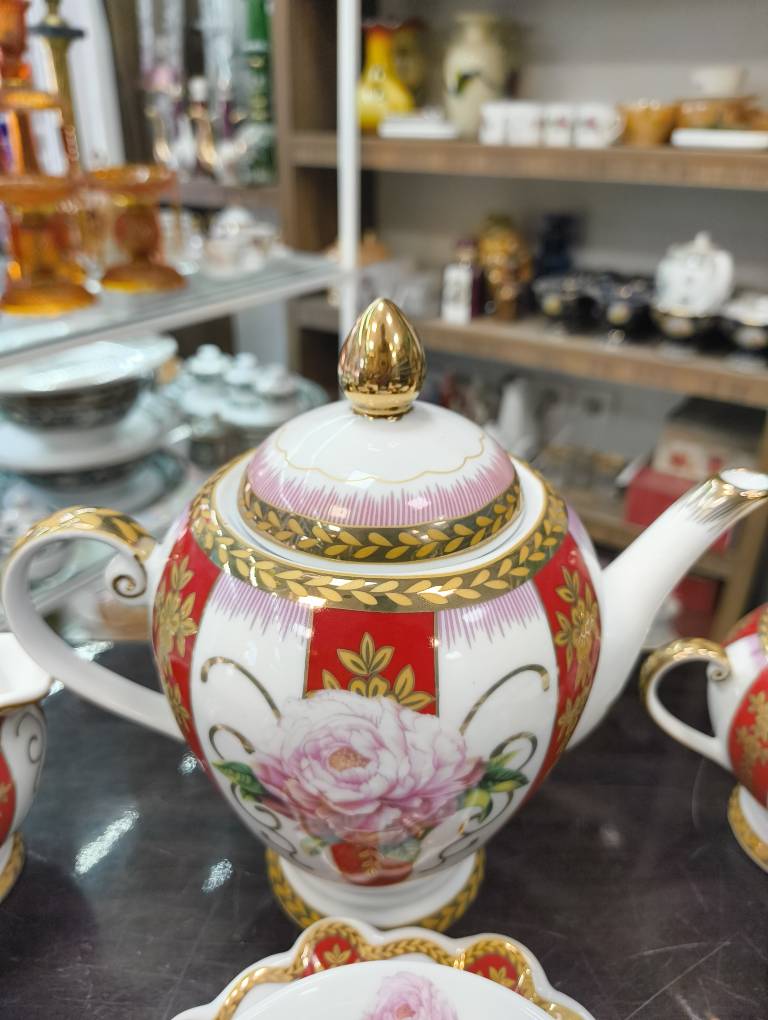 سرویس چایخوری گل دار ورساچ آنتیک — تصویر ۴