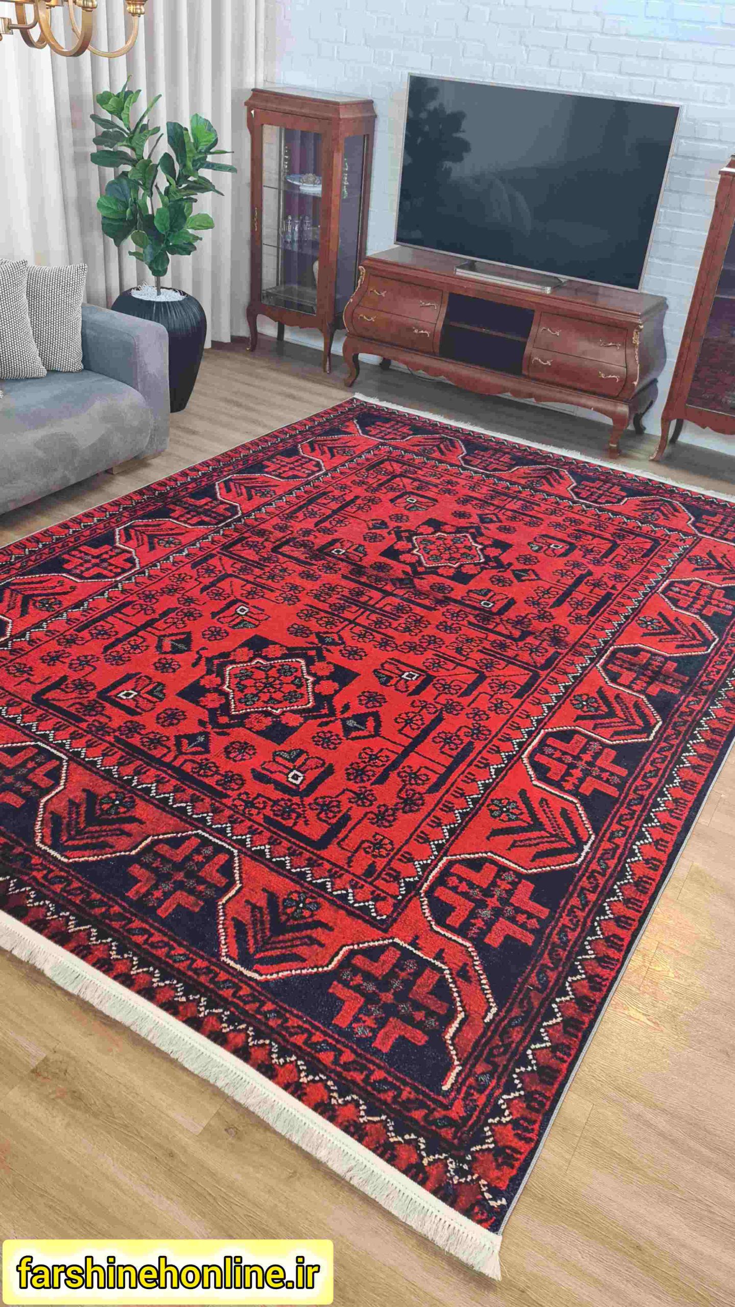 فرشینه سنتی قشقایی رنگ قرمز لاکی — تصویر ۴