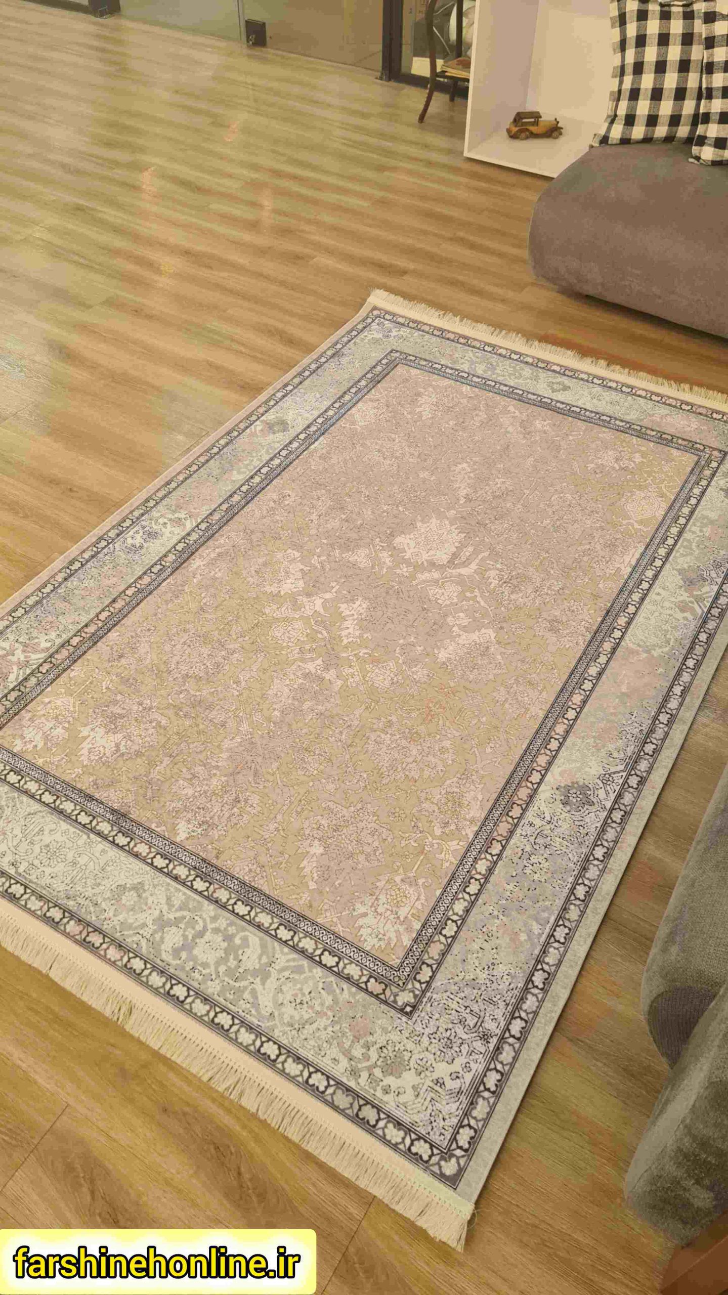فرشینه مدرن رنگ نسکافه‌ای کرم با حاشیه طوسی — تصویر ۳