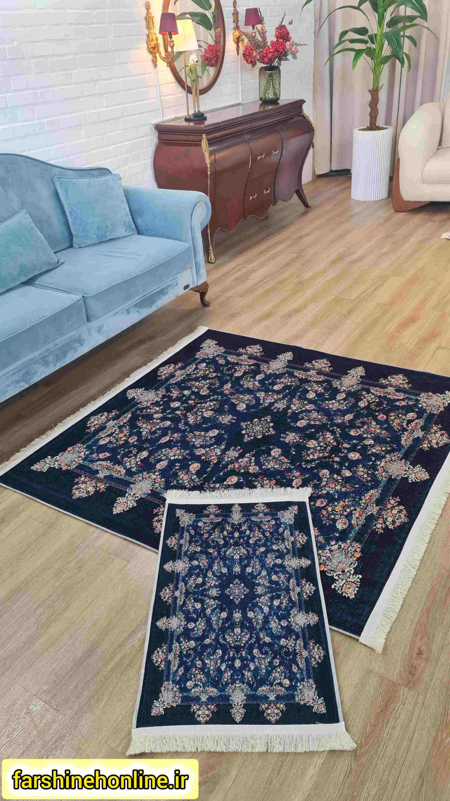 فرشینه سنتی مخمل طرح گل‌برجسته رنگ آبی دودی — تصویر ۲