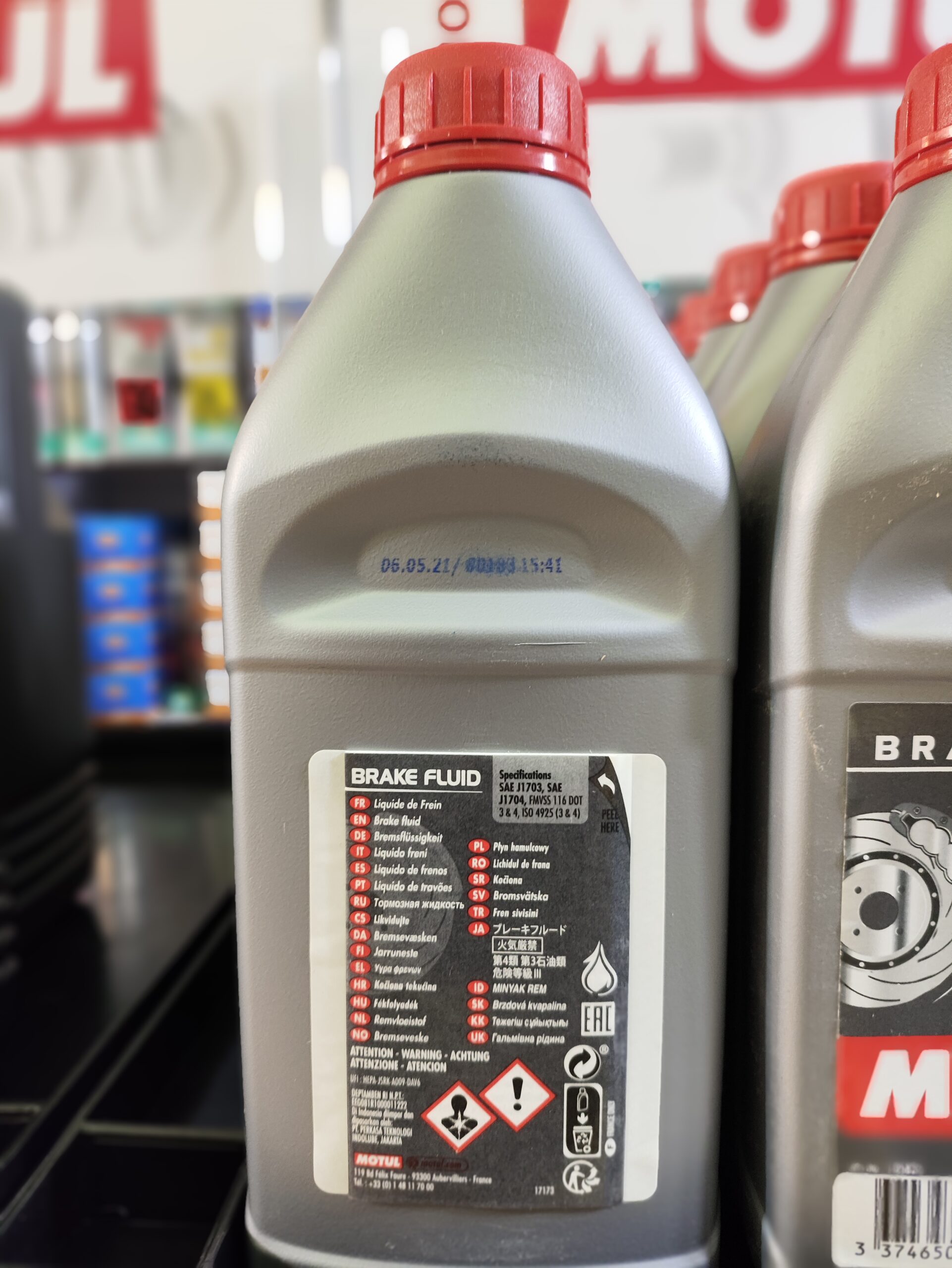 روغن ترمز و کلاچ یک لیتری موتول MOTUL | DOT 3&4 — تصویر ۴