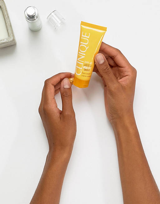 کرم ضد آفتاب SPF30 کلینیک Clinique — تصویر ۸
