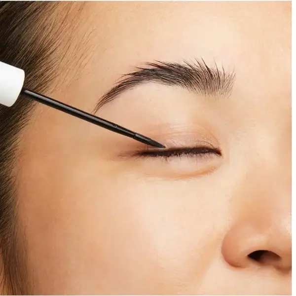 سرم تقویت کننده و حجم دهنده مژه و ابرو اوردینری مدل مولتی پیتید Multi-Peptide — تصویر ۷