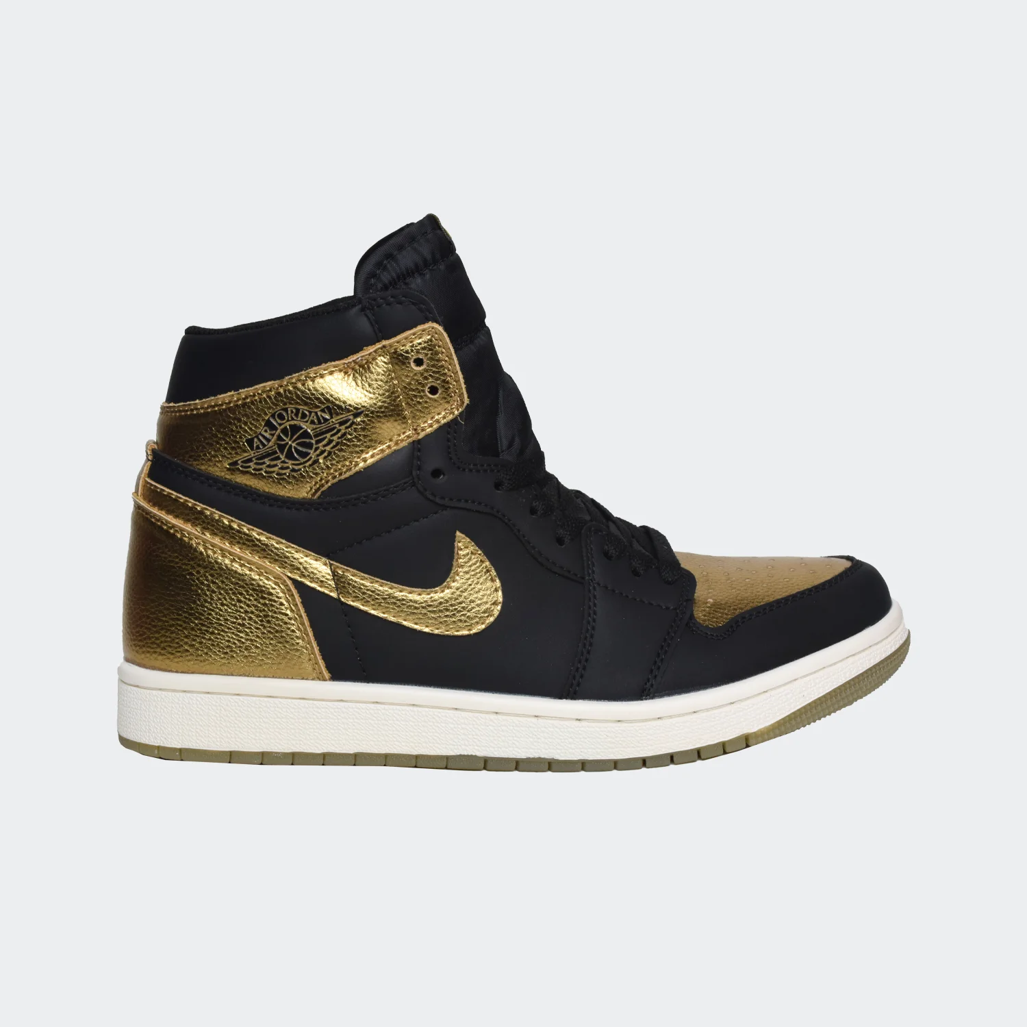 کفش کلاسیک مردانه نایکی مدل Jordan 1 Retro High — تصویر ۷
