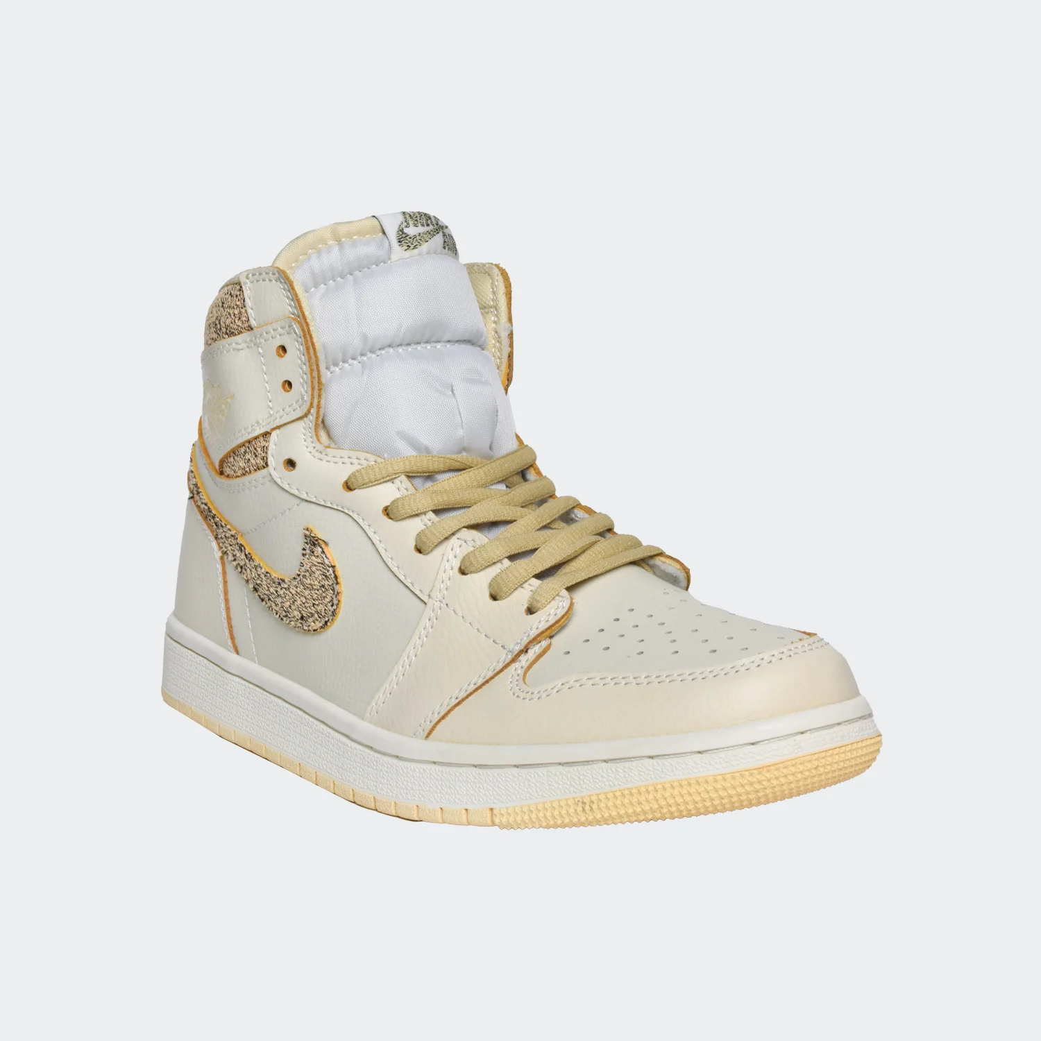 کفش کلاسیک زنانه نایکی مدل Air Jordan 1 Retro High
